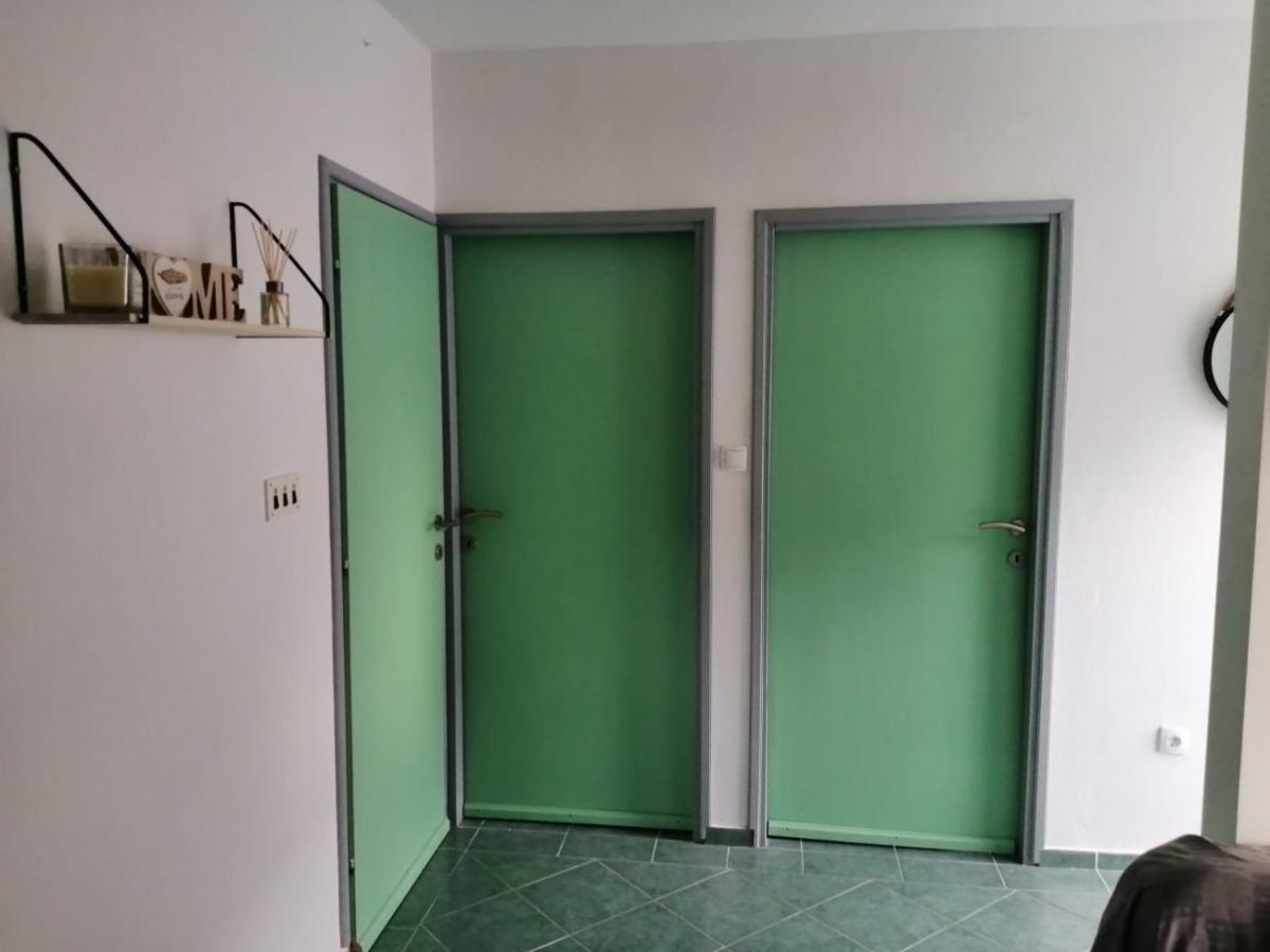 Holiday House Lara Starigrad Paklenica Luaran gambar