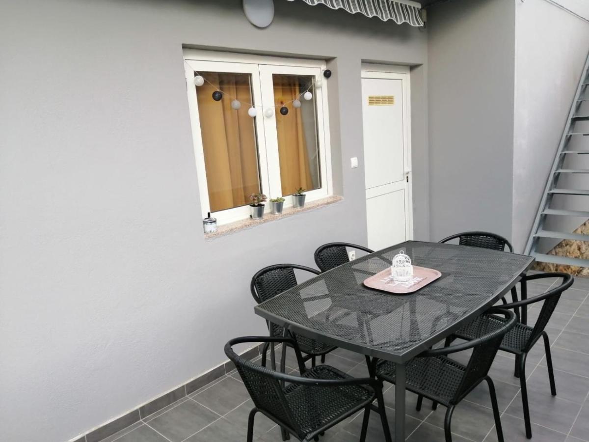 Holiday House Lara Starigrad Paklenica Luaran gambar