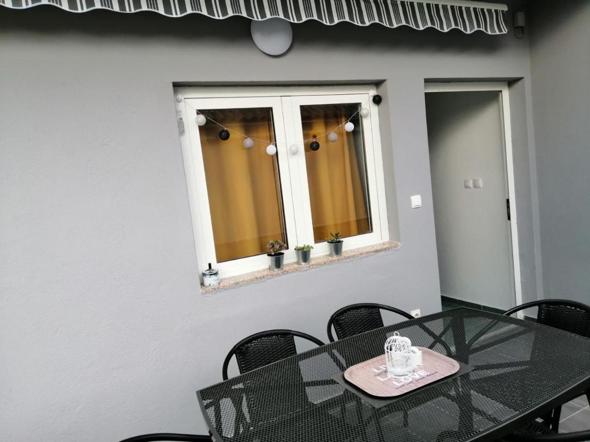 Holiday House Lara Starigrad Paklenica Luaran gambar