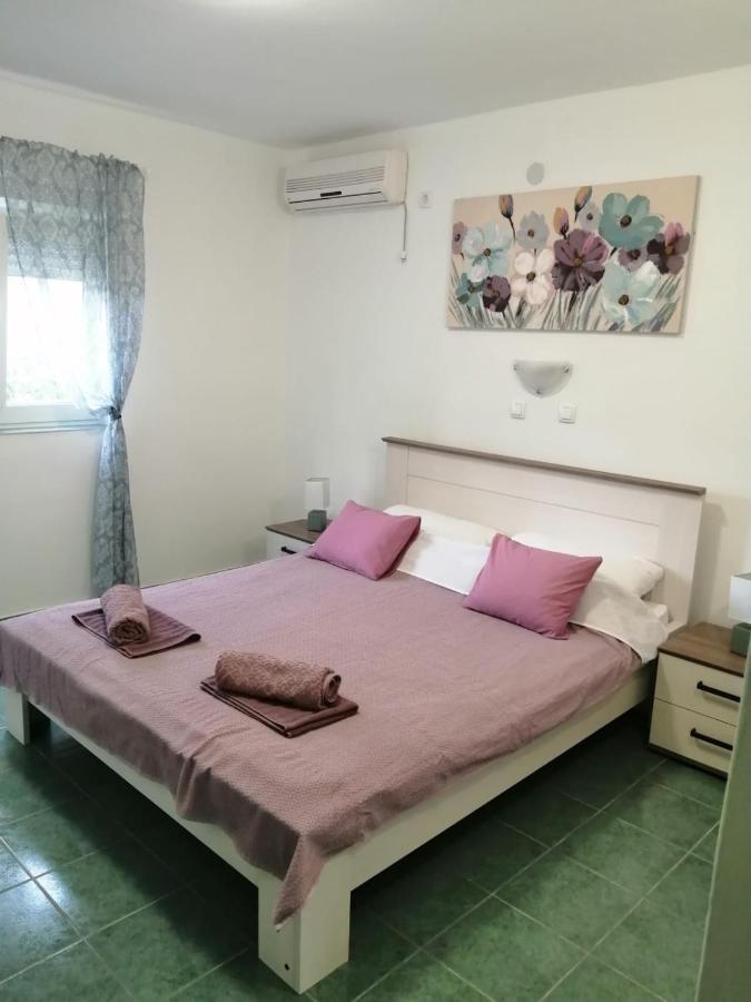 Holiday House Lara Starigrad Paklenica Luaran gambar