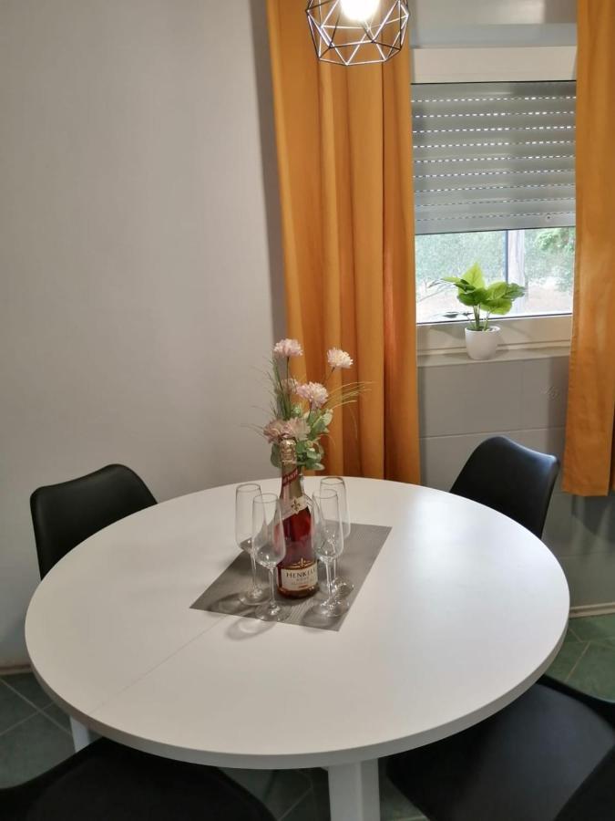 Holiday House Lara Starigrad Paklenica Luaran gambar