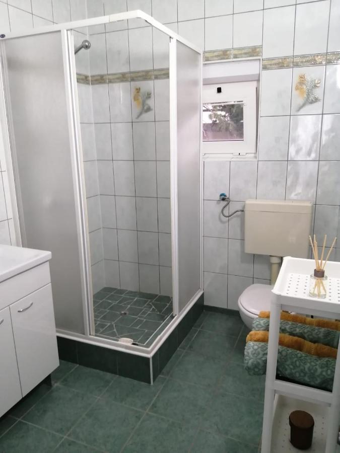Holiday House Lara Starigrad Paklenica Luaran gambar