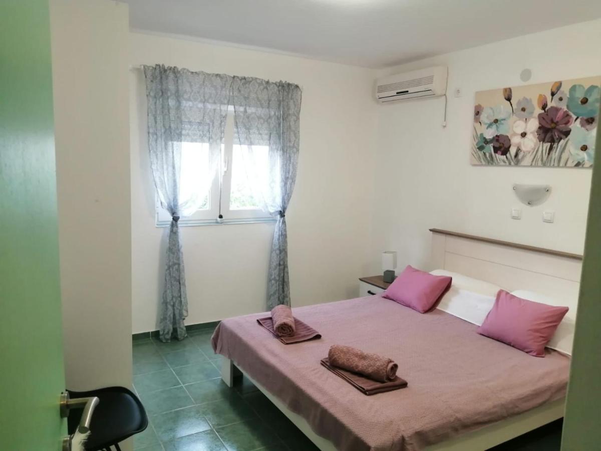 Holiday House Lara Starigrad Paklenica Luaran gambar