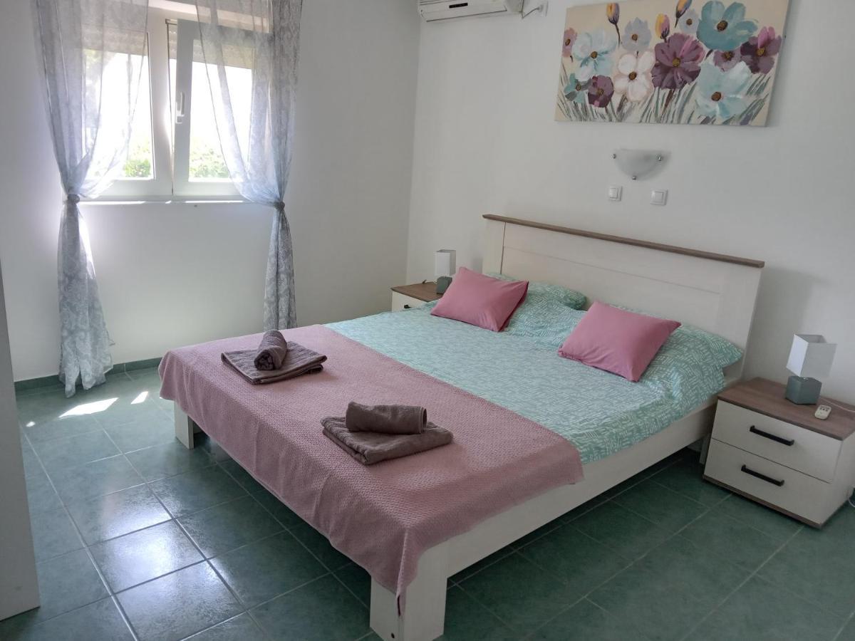 Holiday House Lara Starigrad Paklenica Luaran gambar
